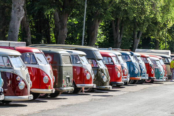 Legendy chłodzone powietrzem. Hessisch Oldendorf światowym miejscem spotkań miłośników klasycznych Volkswagenów